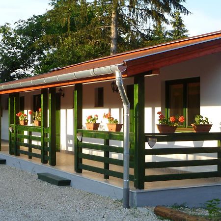 Kisrejtek Apartmanhaz Lispeszentadorján 외부 사진