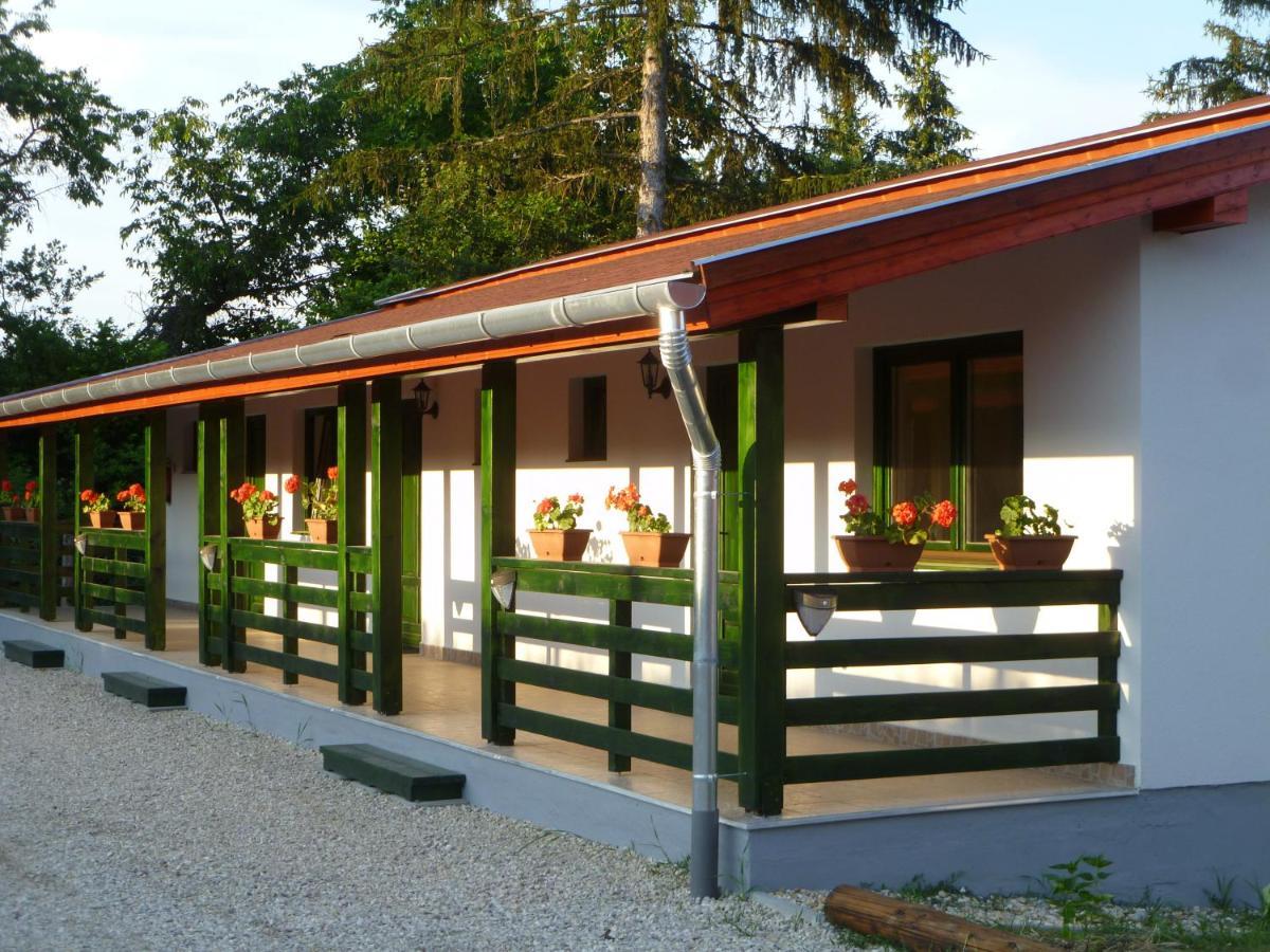 Kisrejtek Apartmanhaz Lispeszentadorján 외부 사진