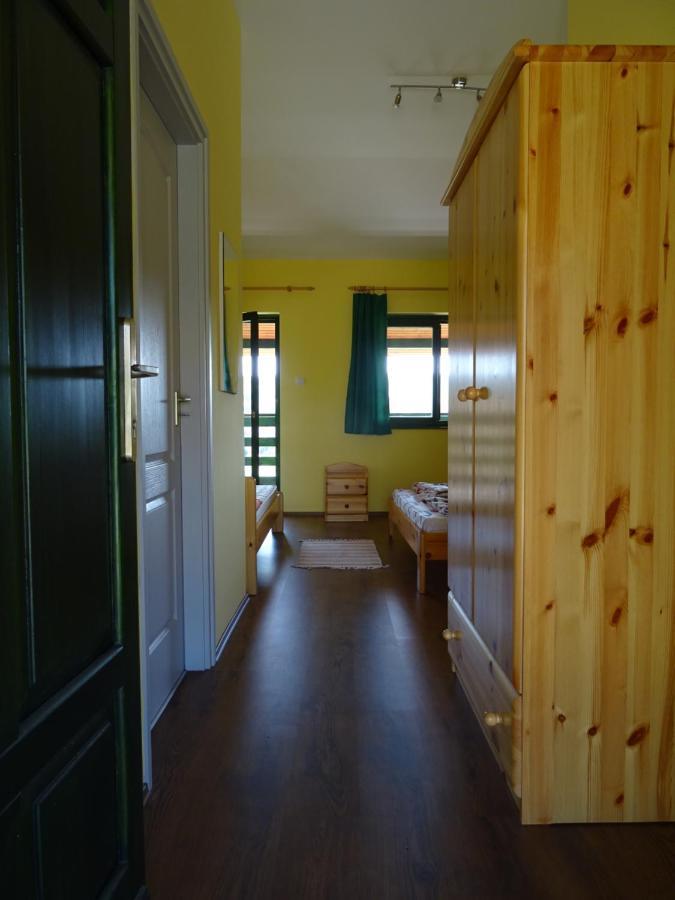 Kisrejtek Apartmanhaz Lispeszentadorján 외부 사진