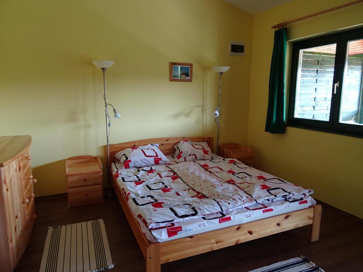 Kisrejtek Apartmanhaz Lispeszentadorján 외부 사진