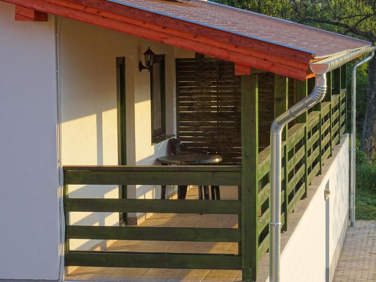 Kisrejtek Apartmanhaz Lispeszentadorján 외부 사진