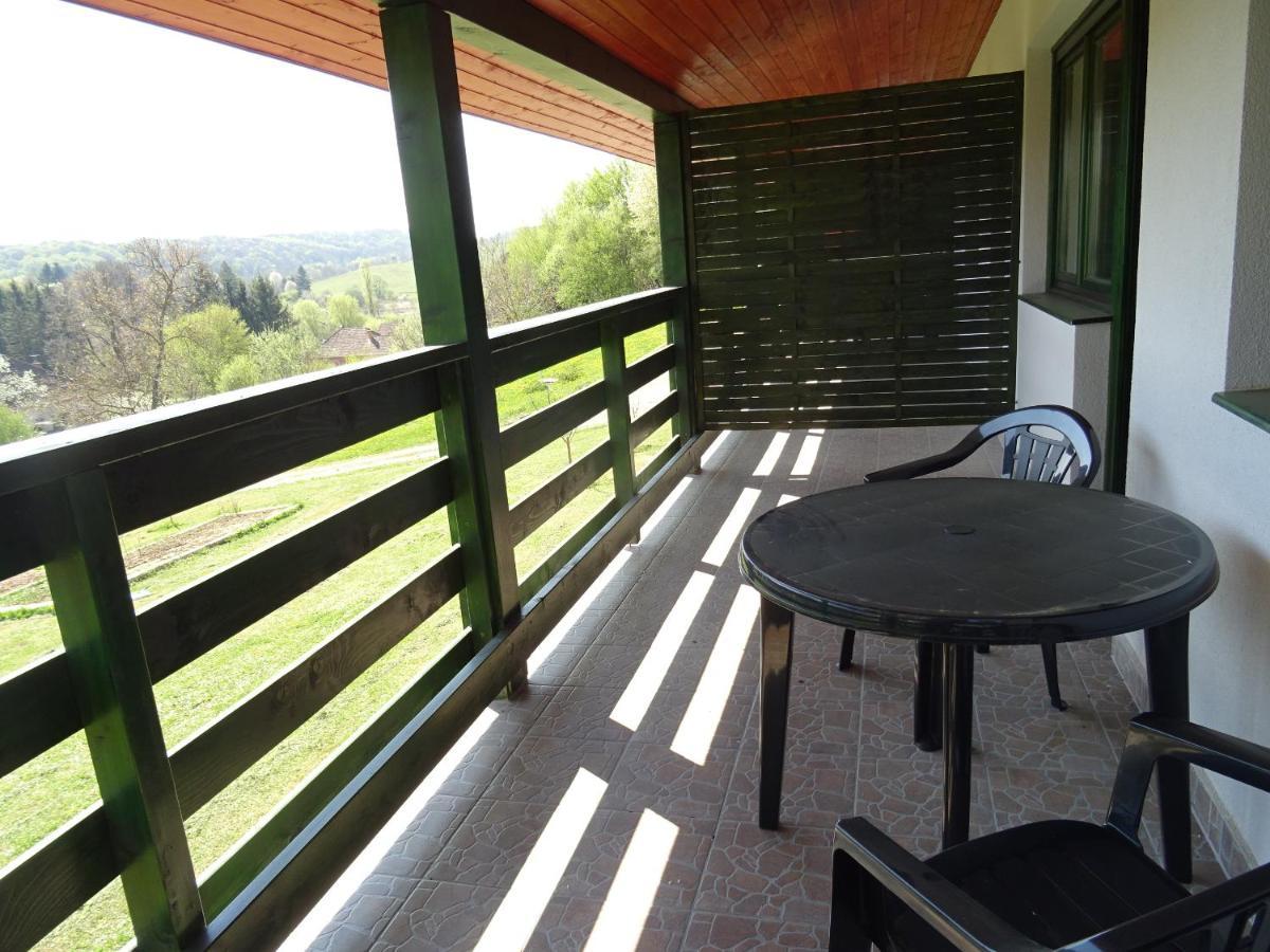 Kisrejtek Apartmanhaz Lispeszentadorján 외부 사진