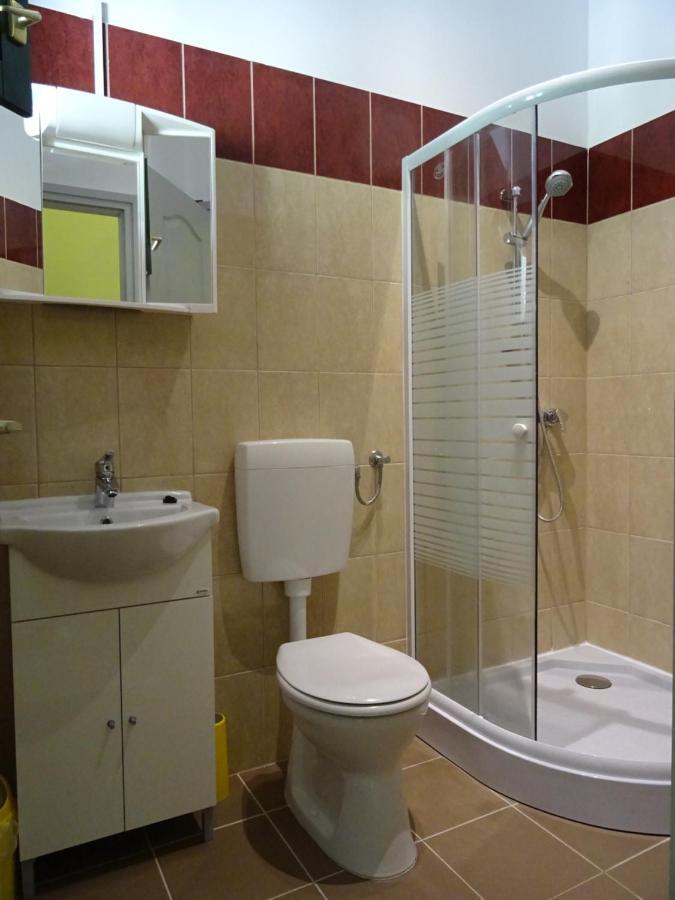 Kisrejtek Apartmanhaz Lispeszentadorján 외부 사진