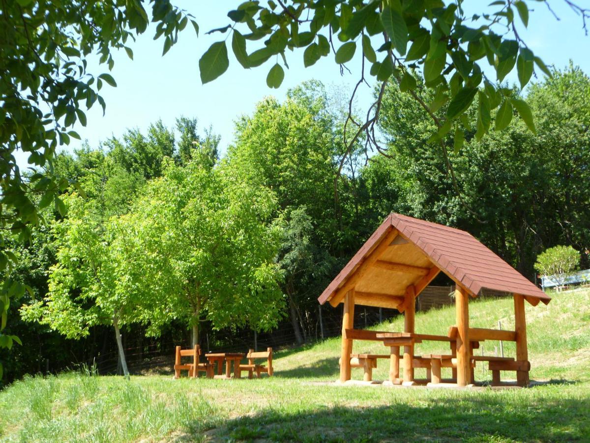 Kisrejtek Apartmanhaz Lispeszentadorján 외부 사진